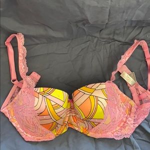 VS PNK/YELO Lightly lined Underwire, Sz, 34DD.